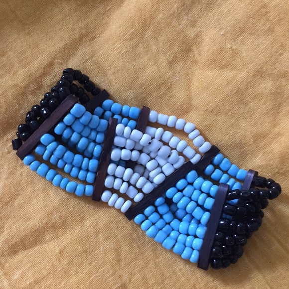 Stretchy beaded bracelet - Picture 1 of 3